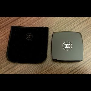 CHANEL Compact Natural Finish Pressed Powder